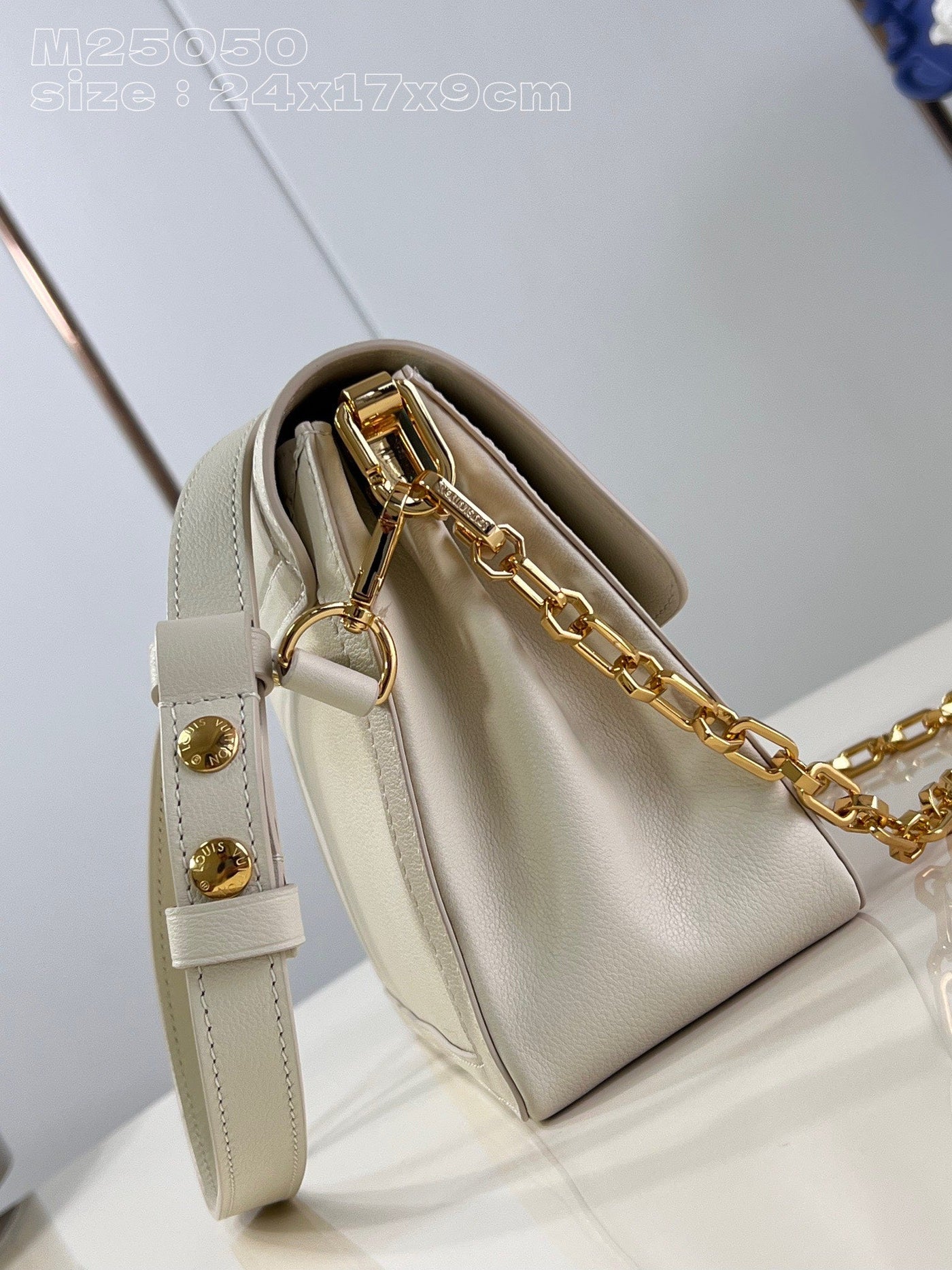 Lou*s Vuitt*n lv dauphine soft women’s white cowhide leather bag 24x17x9cm - image 9
