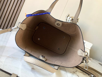 Lou*s Vuitt*n lv blossom pm mahina handbags 20x20x12.5cm - image 4