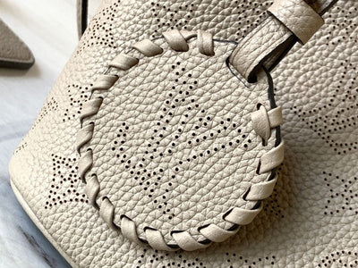 Lou*s Vuitt*n lv blossom pm mahina handbags 20x20x12.5cm - image 6