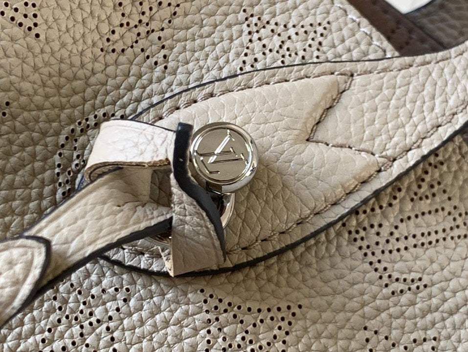 Lou*s Vuitt*n lv blossom pm mahina handbags 20x20x12.5cm - image 7