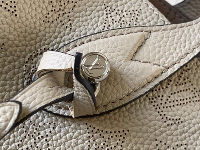 Lou*s Vuitt*n lv blossom pm mahina handbags 20x20x12.5cm - image 7