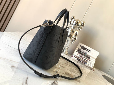 Lou*s Vuitt*n lv blossom pm mahina black handbags 20x20x12.5cm - image 3