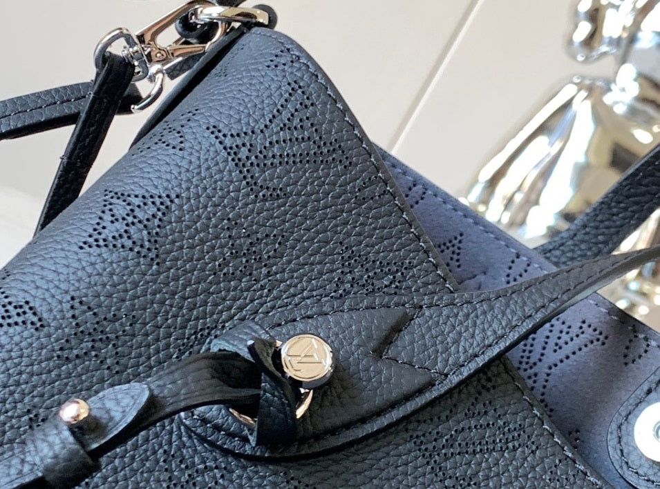 Lou*s Vuitt*n lv blossom pm mahina black handbags 20x20x12.5cm - image 4