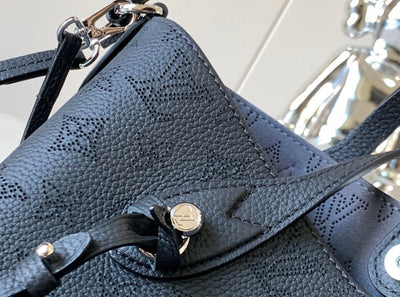 Lou*s Vuitt*n lv blossom pm mahina black handbags 20x20x12.5cm - image 4
