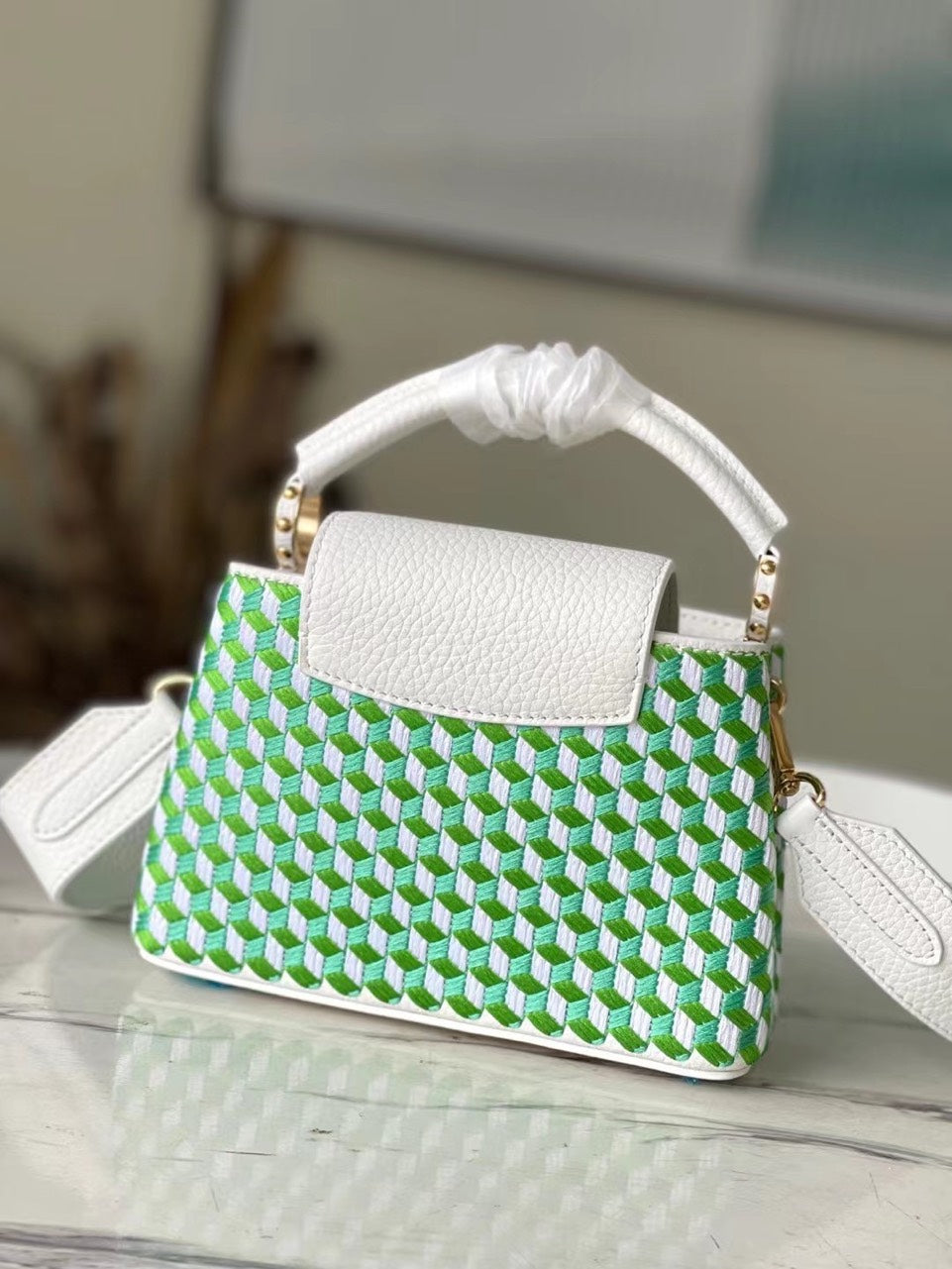 Lou*s Vuitt*n lv capucines green and white pattern handbags 21cm - image 2