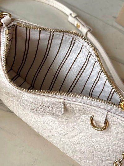 Lou*s Vuitt*n lv easy pouch on strap handbags white milk 19×11.5x3cm - image 3