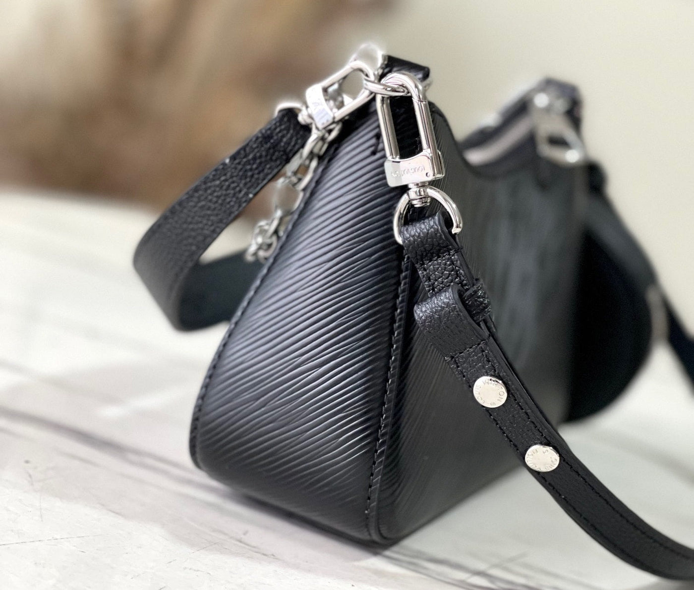Lou*s Vuitt*n lv marellini epi black handbags 20cm - image 6