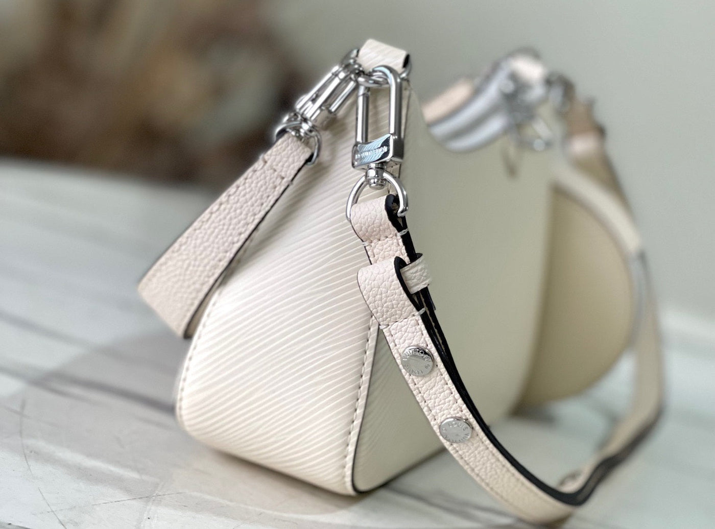 Lou*s Vuitt*n lv marellini epi white full set replica handbags 20cm - image 2
