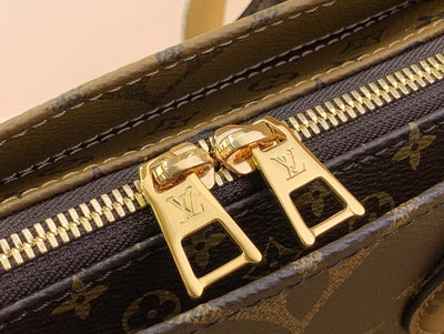 Lou*s Vuitt*n lv on the go mini handbags mono pattern 25x13x10cm - image 6