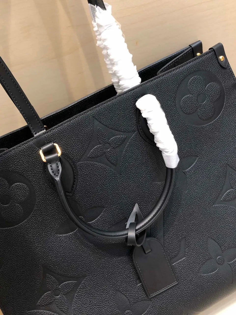Lou*s Vuitt*n lv on the go pm tote bag replica 1:1 black handbags 35cm - image 6