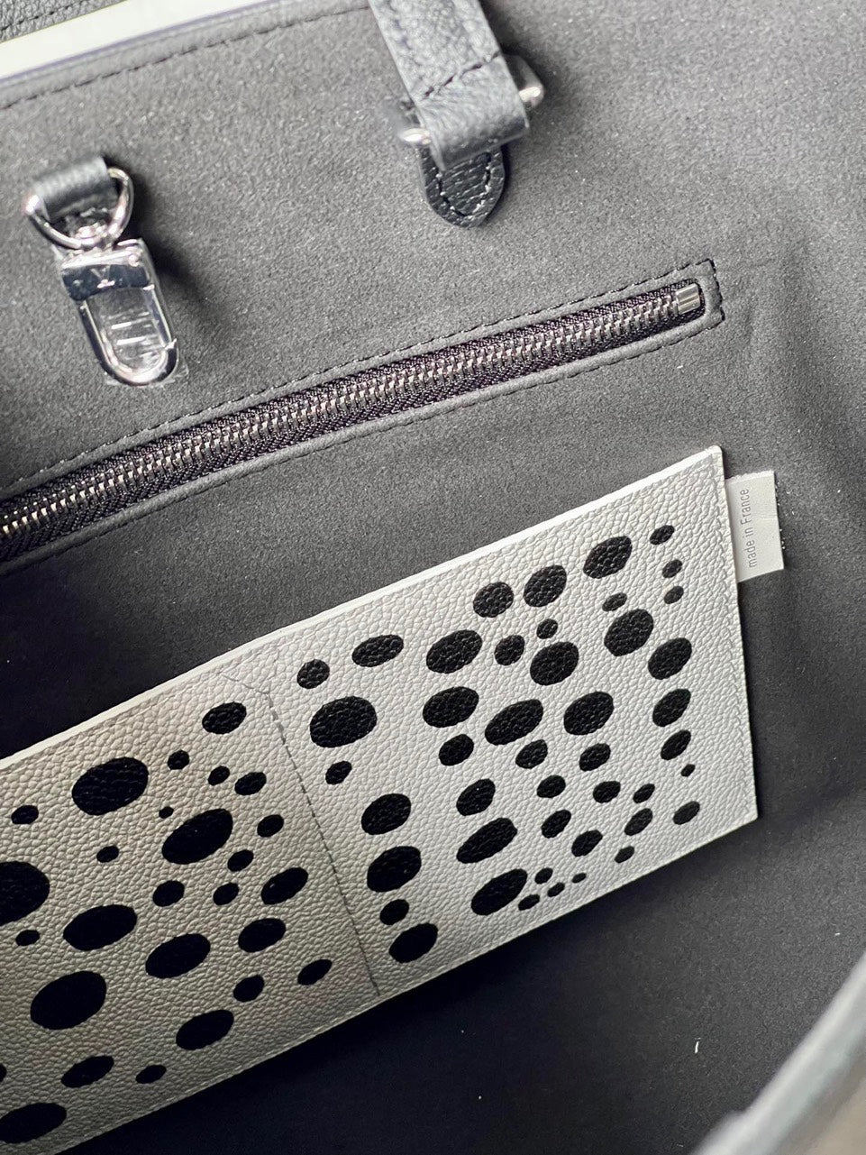 Lou*s Vuitt*n lv on the go black polka dot pattern handbags 35x27x14cm - image 7
