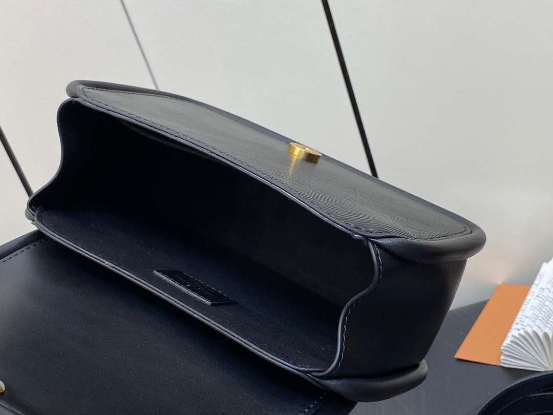 Lou*s Vuitt*n hide and seek bag black woman’s handbags 21x15x8cm - image 4