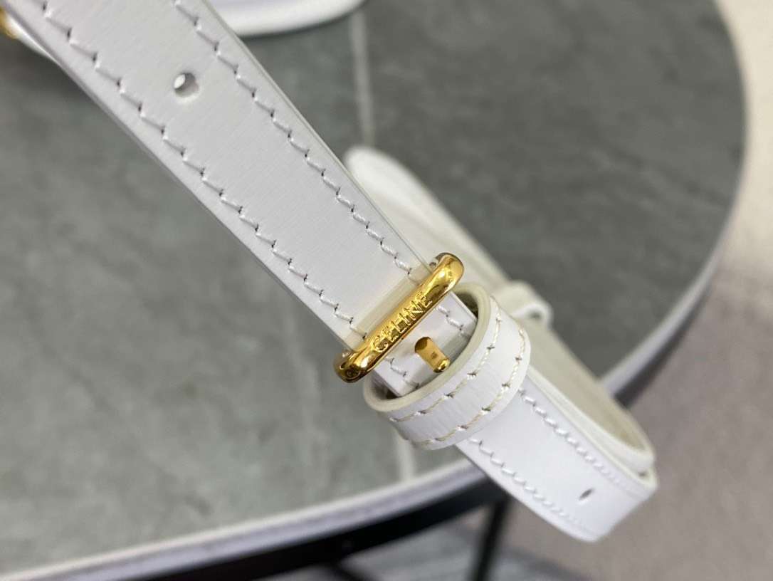 Cel*ne handle white smooth leather 15.5×11.5x5cm - image 3