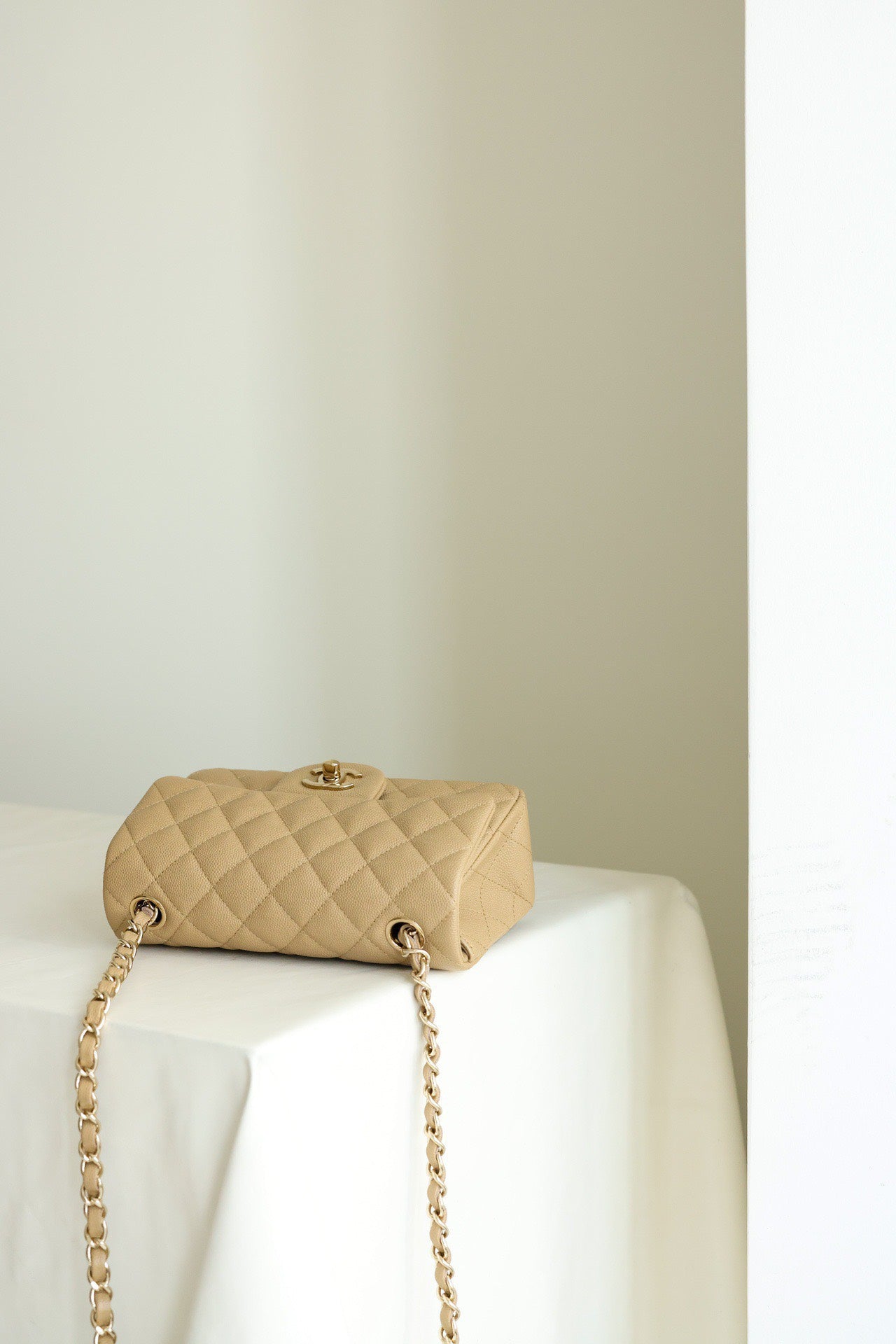 Chan*l classic 11 handbag flap mini woman’s beige 20cm - image 4