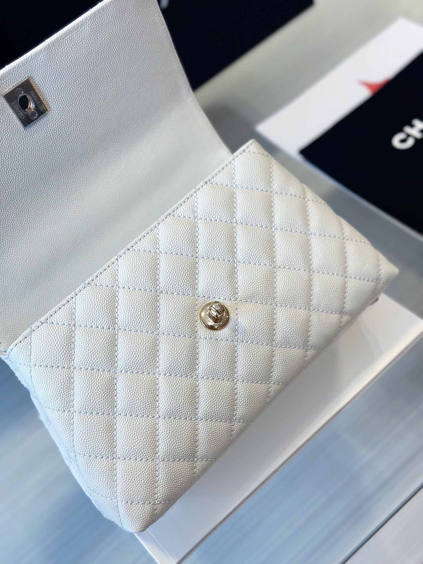 Chan*l coco replica 11 handbag lizard skin white with lock gold 23cm - image 3