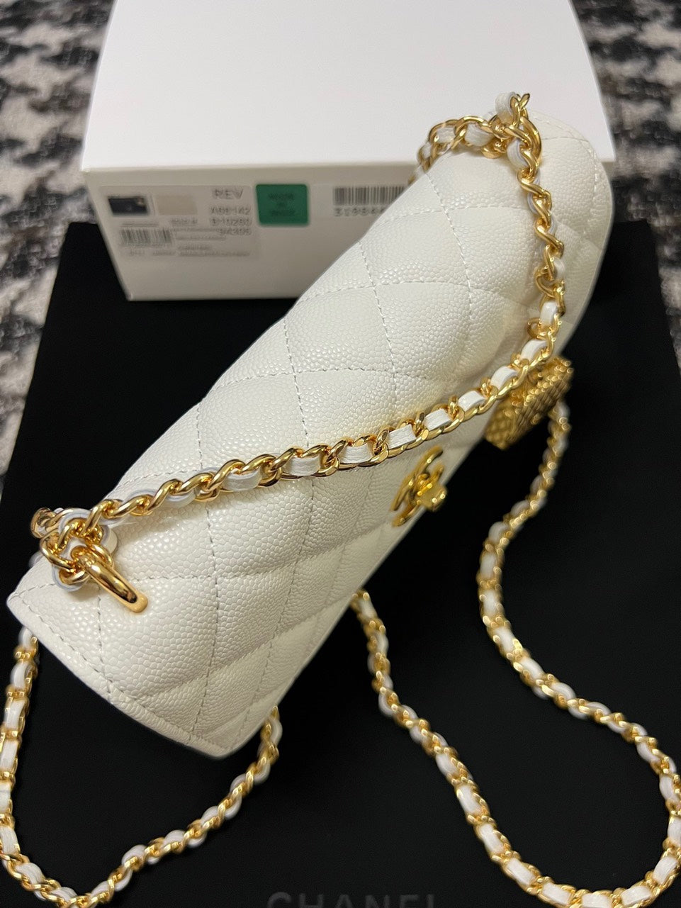 Chan*l woc charm handbags white lizard skin with lock pattern bag 20cm - image 5