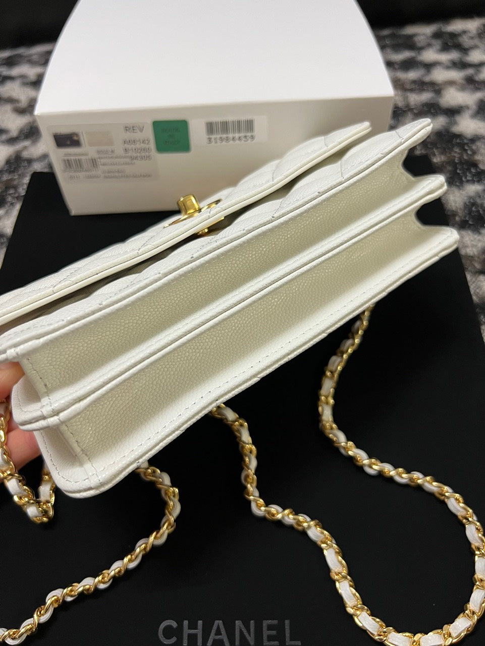 Chan*l woc charm handbags white lizard skin with lock pattern bag 20cm - image 6