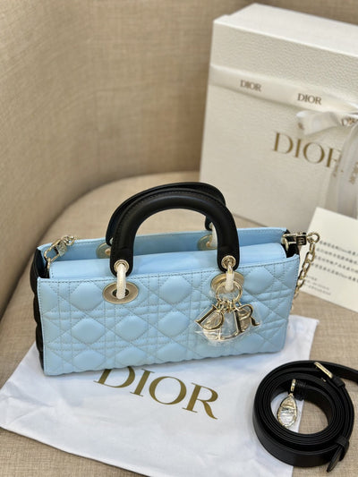 Di*r d-joy women’s handbag, ice blue cowhide leather, like auth 26cm - image 5
