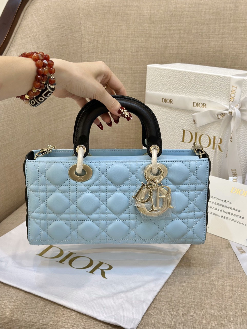 Di*r d-joy women’s handbag, ice blue cowhide leather, like auth 26cm - image 7