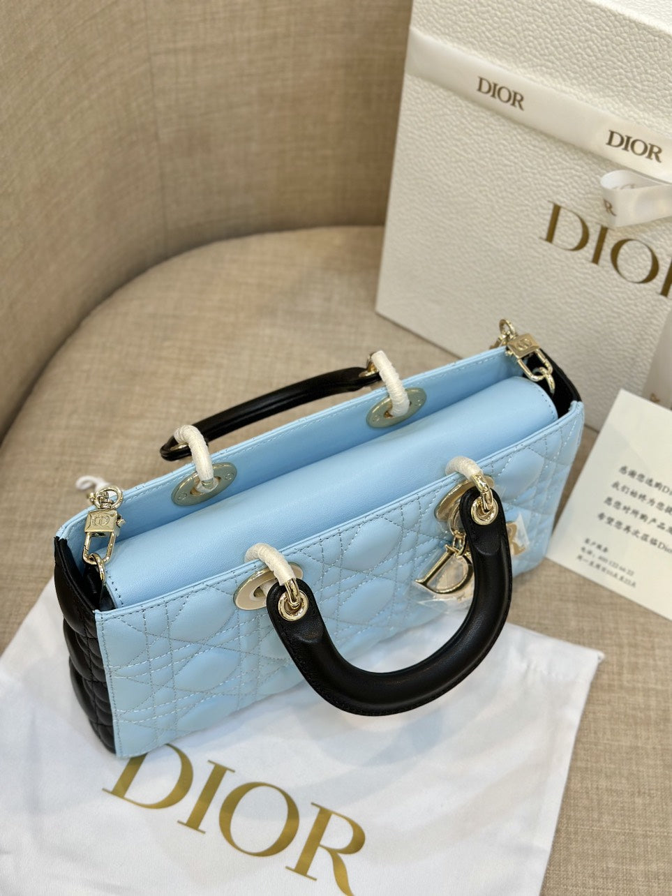 Di*r d-joy women’s handbag, ice blue cowhide leather, like auth 26cm - image 9