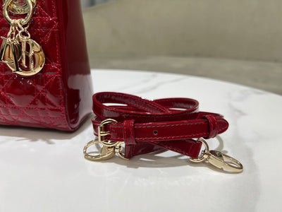Di*r lady mini super quality women’s handbag, glossy red, 17cm - image 3