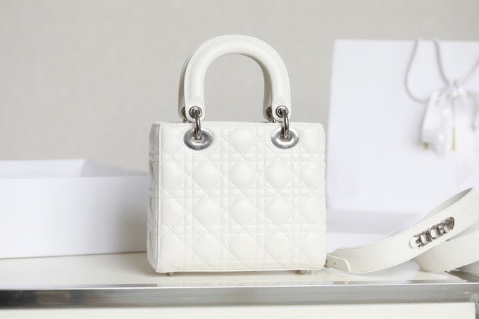 Di*r my lady rep 11 high-end women’s handbag white silver lock 20×16.5cm - image 8
