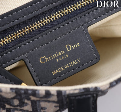 Di*r saddle saddle canvas handbag super quality hand embroidered 25.5x20x6cm - image 5