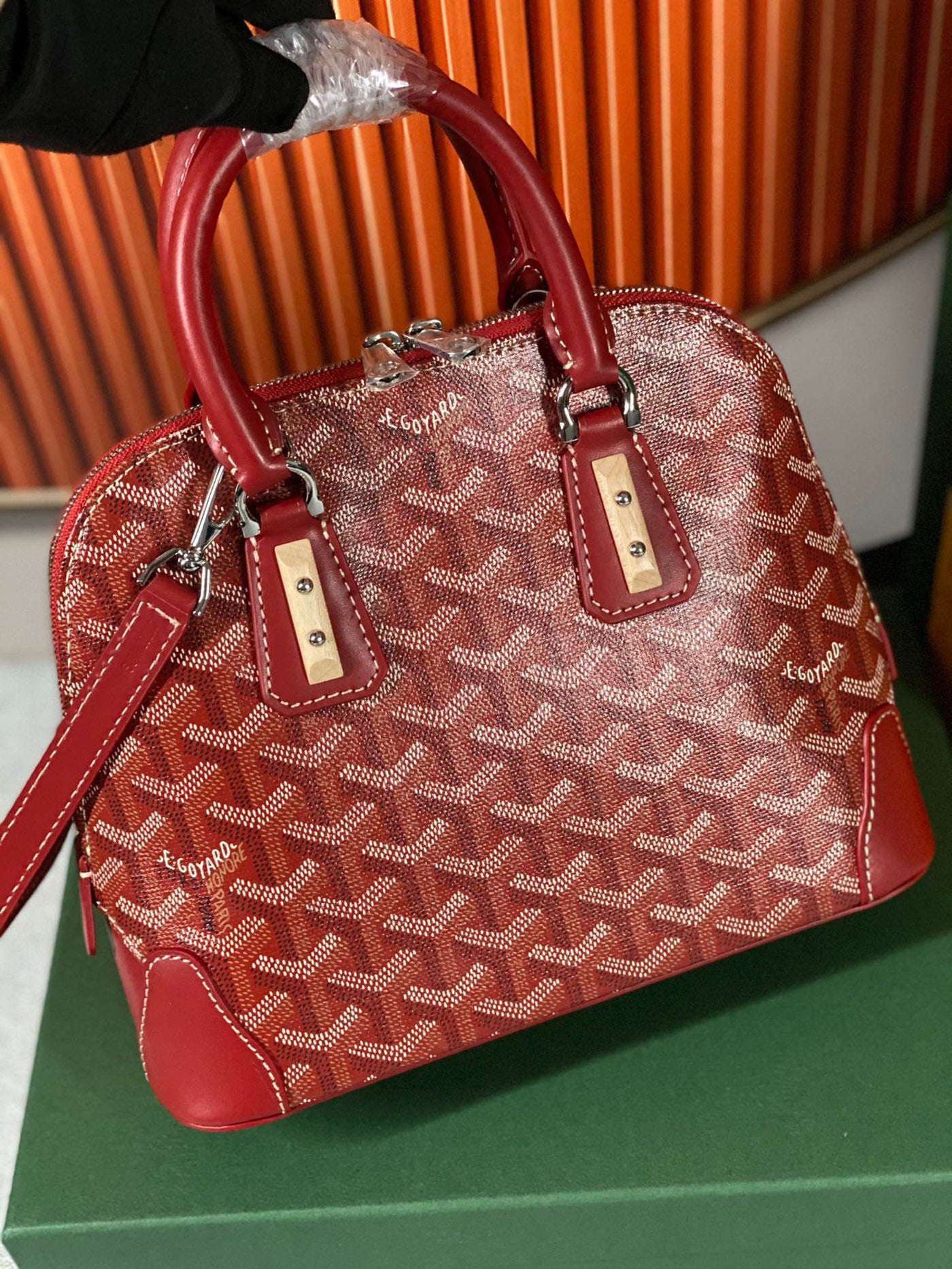 Goya*d alma vedome red super quality handbag with fabric wrapped leather strap 24cm - image 6