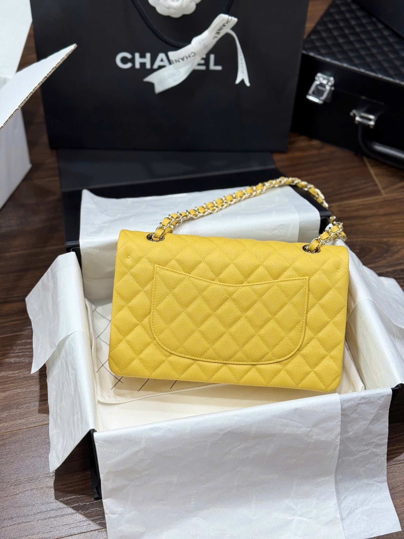 Chan*l classic sheepskin yellow woman’s handbags like auth 23cm - image 5