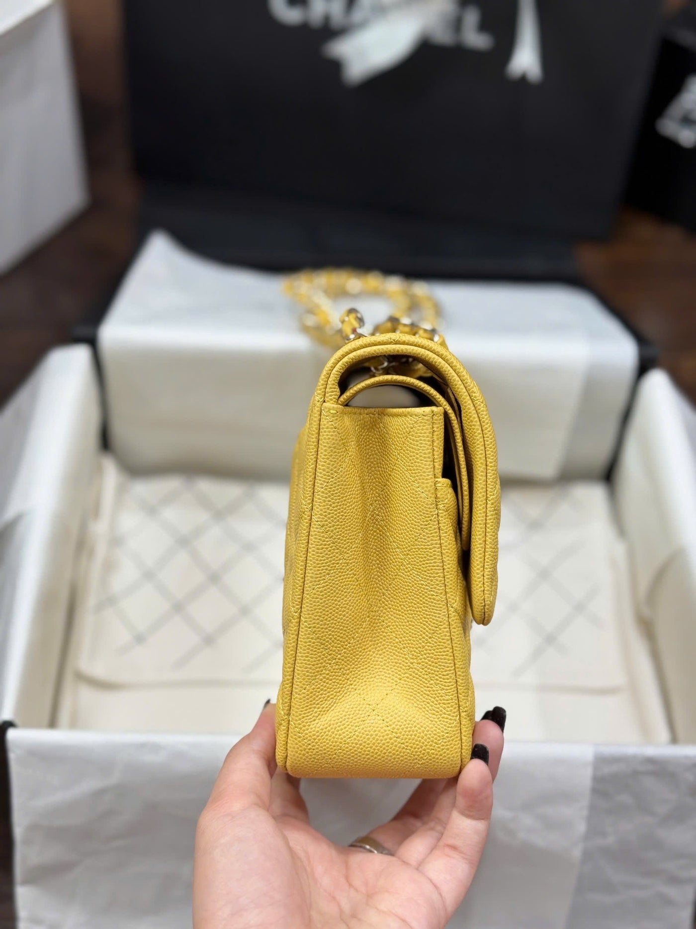 Chan*l classic sheepskin yellow woman’s handbags like auth 23cm - image 9
