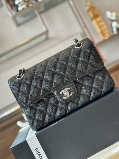 Chan*l classic 11 handbags woman’s black leather lock silver 23cm - image 4