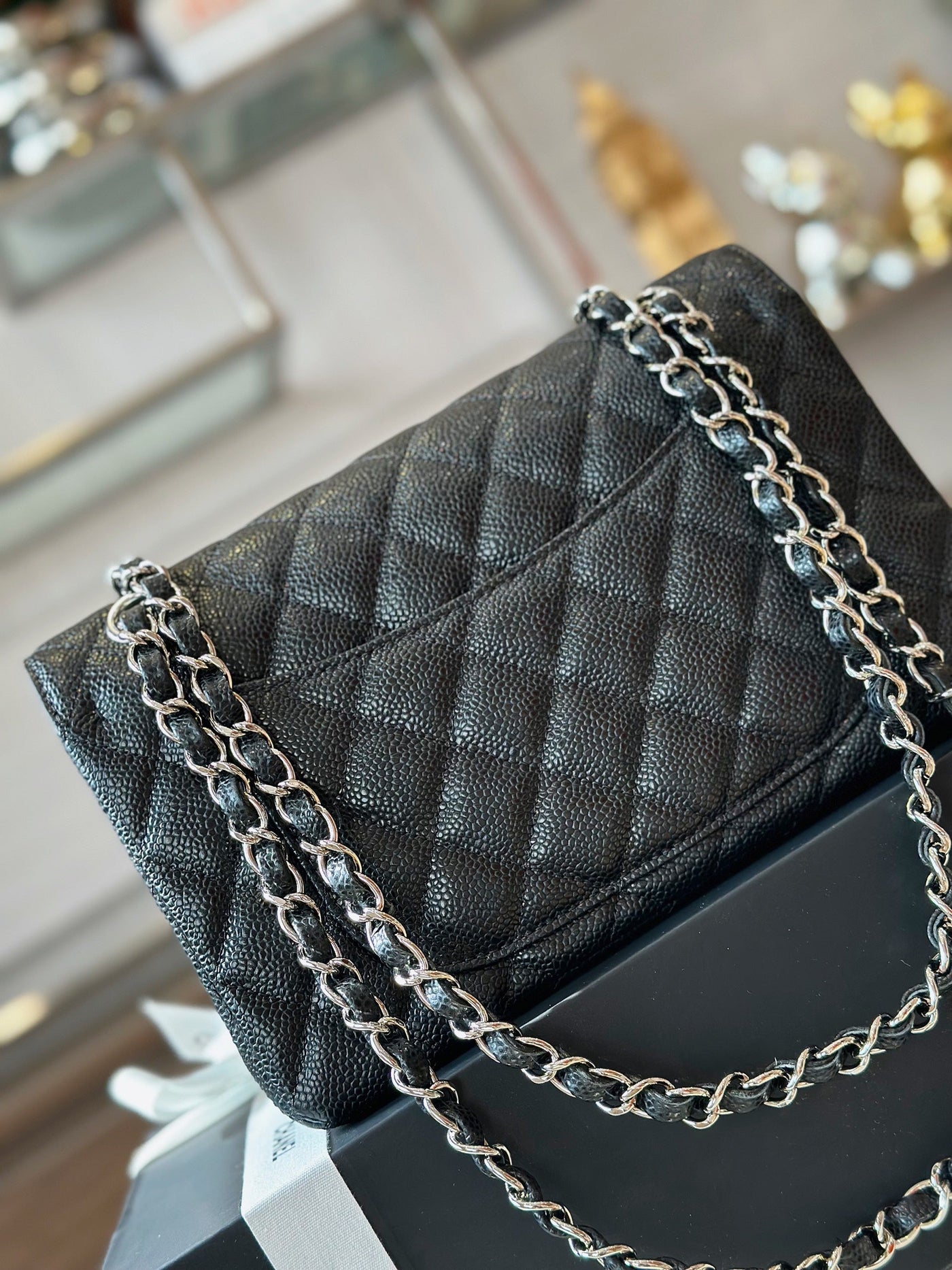 Chan*l classic 11 handbags woman’s black leather lock silver 23cm - image 5