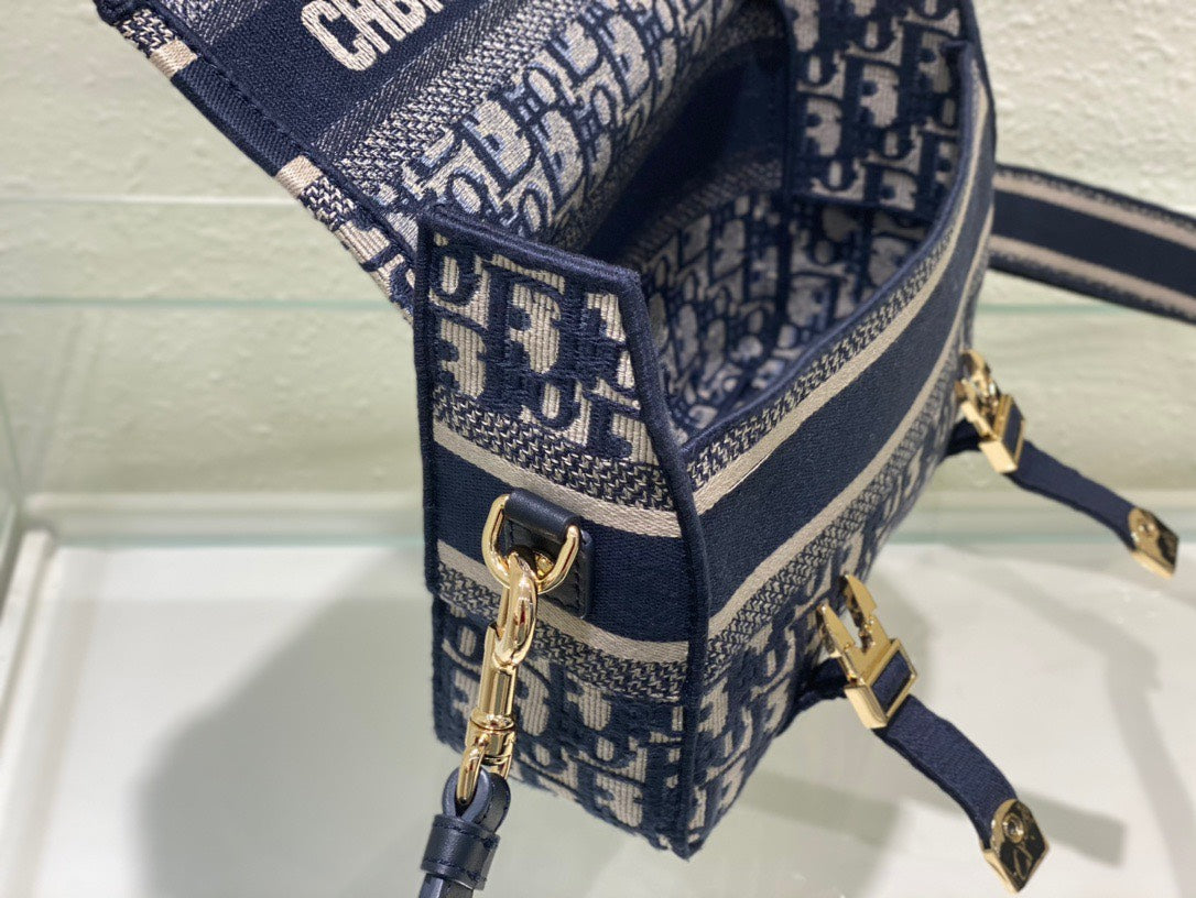 Di*r camp women’s canvas patterned handbag 25x15x8cm - image 4