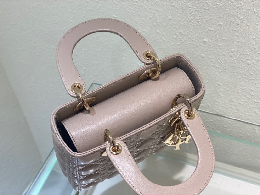 Di*r lady super light pink handbag 20cm - image 6