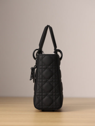 Di*r lady matte women’s black handbag 20cm - image 4