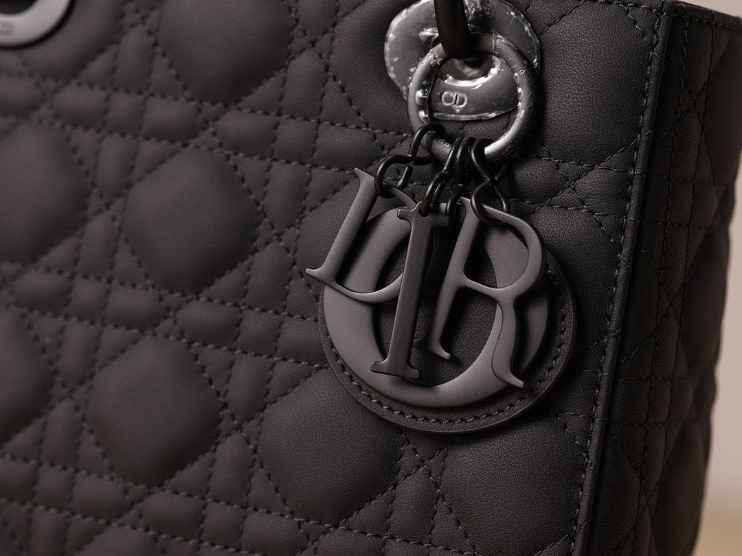 Di*r lady matte women’s black handbag 20cm - image 6