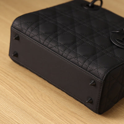 Di*r lady matte women’s black handbag 20cm - image 7