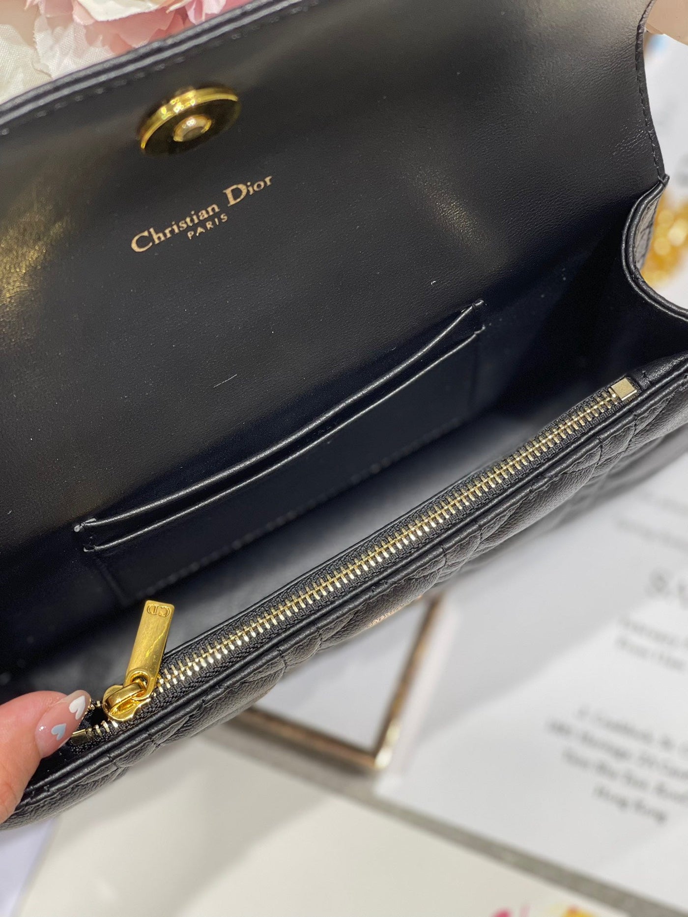 Di*r woc women’s black handbag with gold lock 20×11.5×3.5cm - image 2
