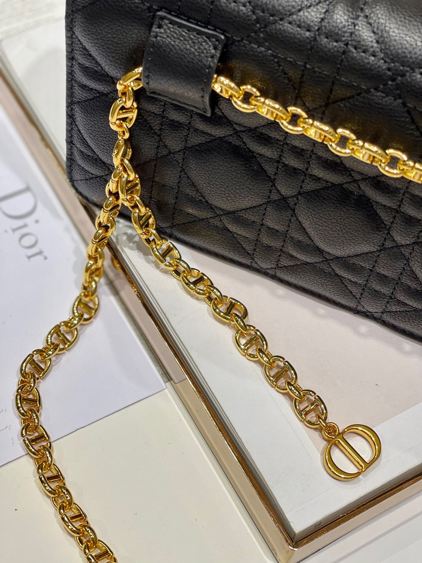 Di*r woc women’s black handbag with gold lock 20×11.5×3.5cm - image 7
