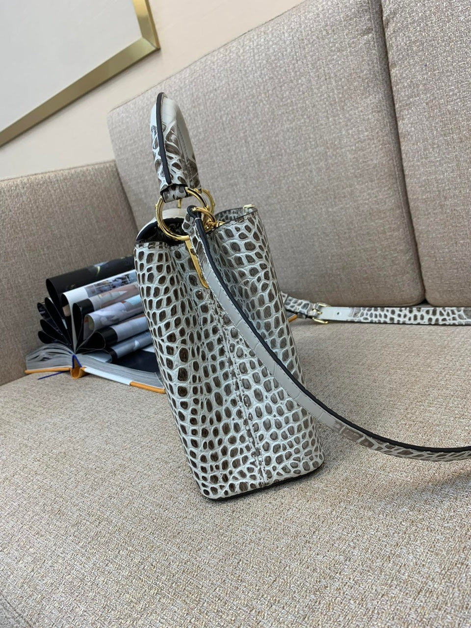 Lou*s Vuitt*n lv capucines bb grey crocodile leather like auth handbags 27cm - image 5