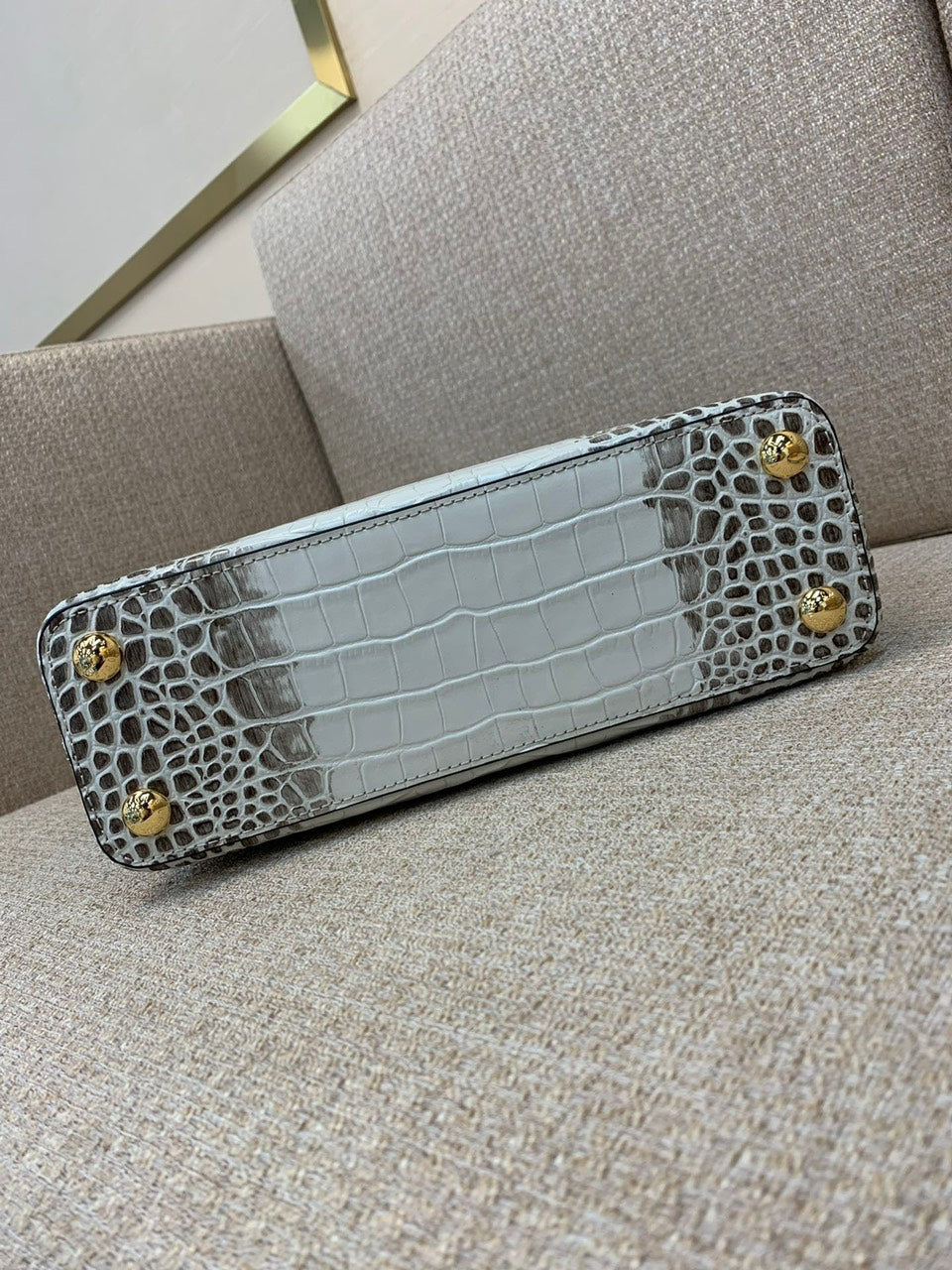 Lou*s Vuitt*n lv capucines bb grey crocodile leather like auth handbags 27cm - image 7