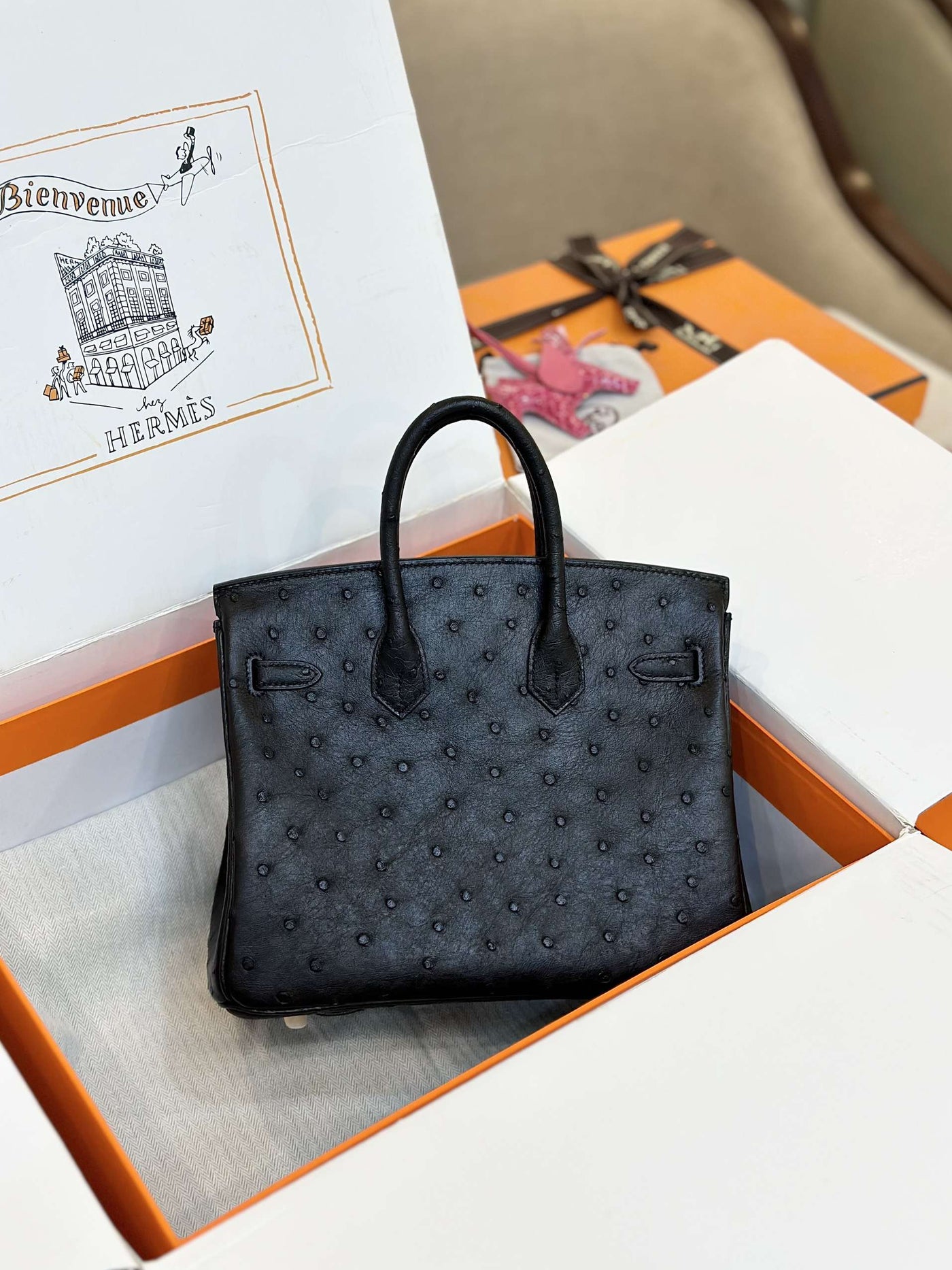 Herm*s birkin ostrich leather handbags black lock gold 25cm - image 2