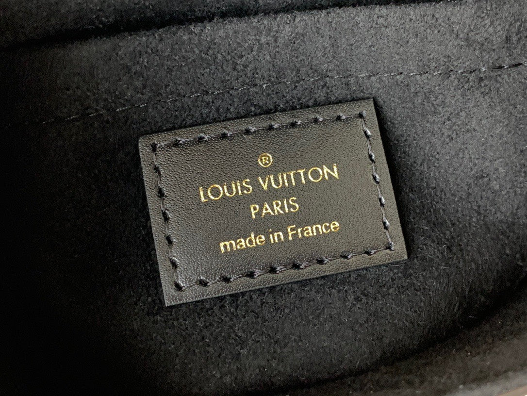 Lou*s Vuitt*n lv camera box monogram like auth handbags 12.5×17.6x6cm - image 5