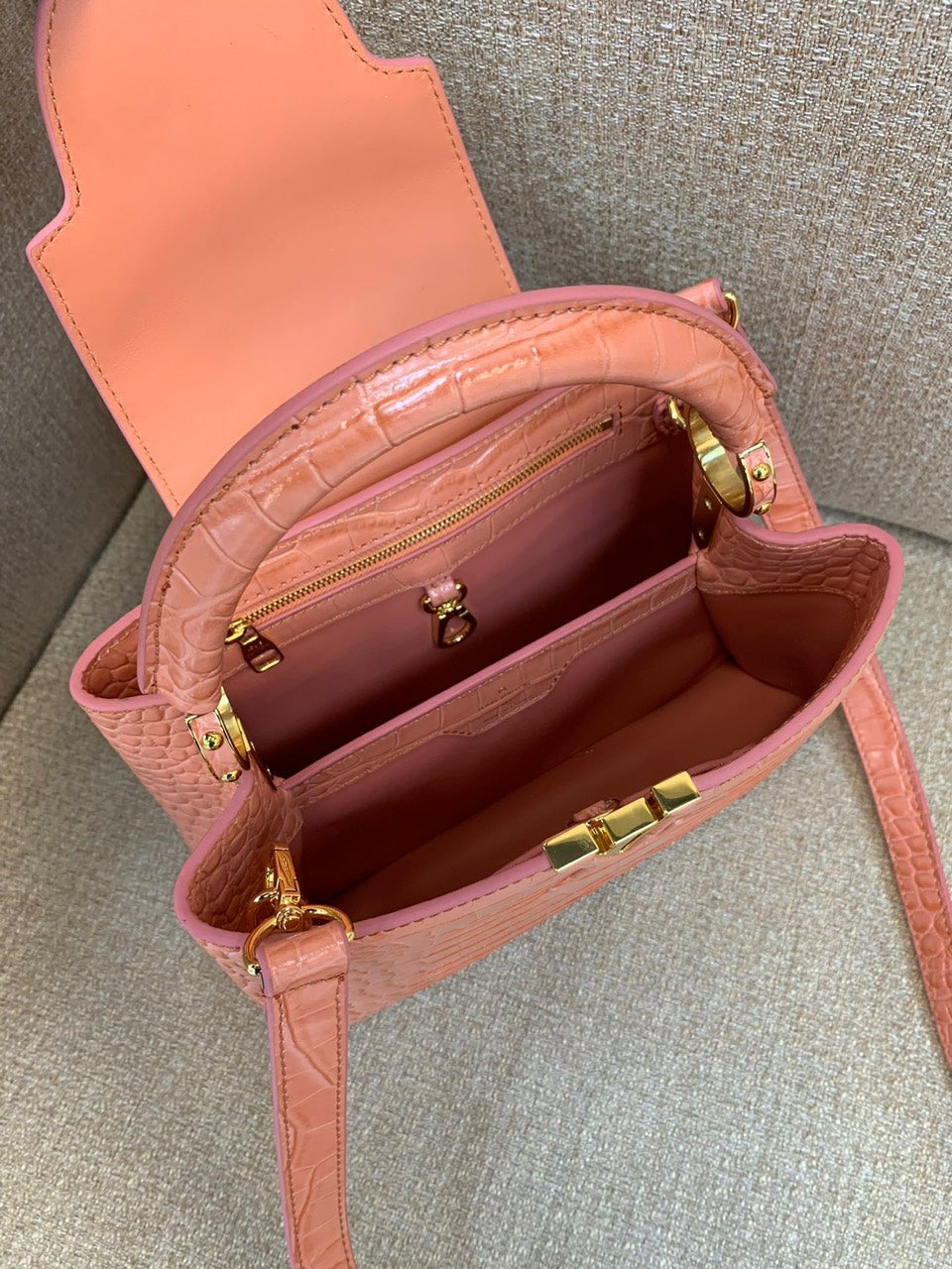 Lou*s Vuitt*n lv capucines bb earthy red like auth handbags 27cm - image 5