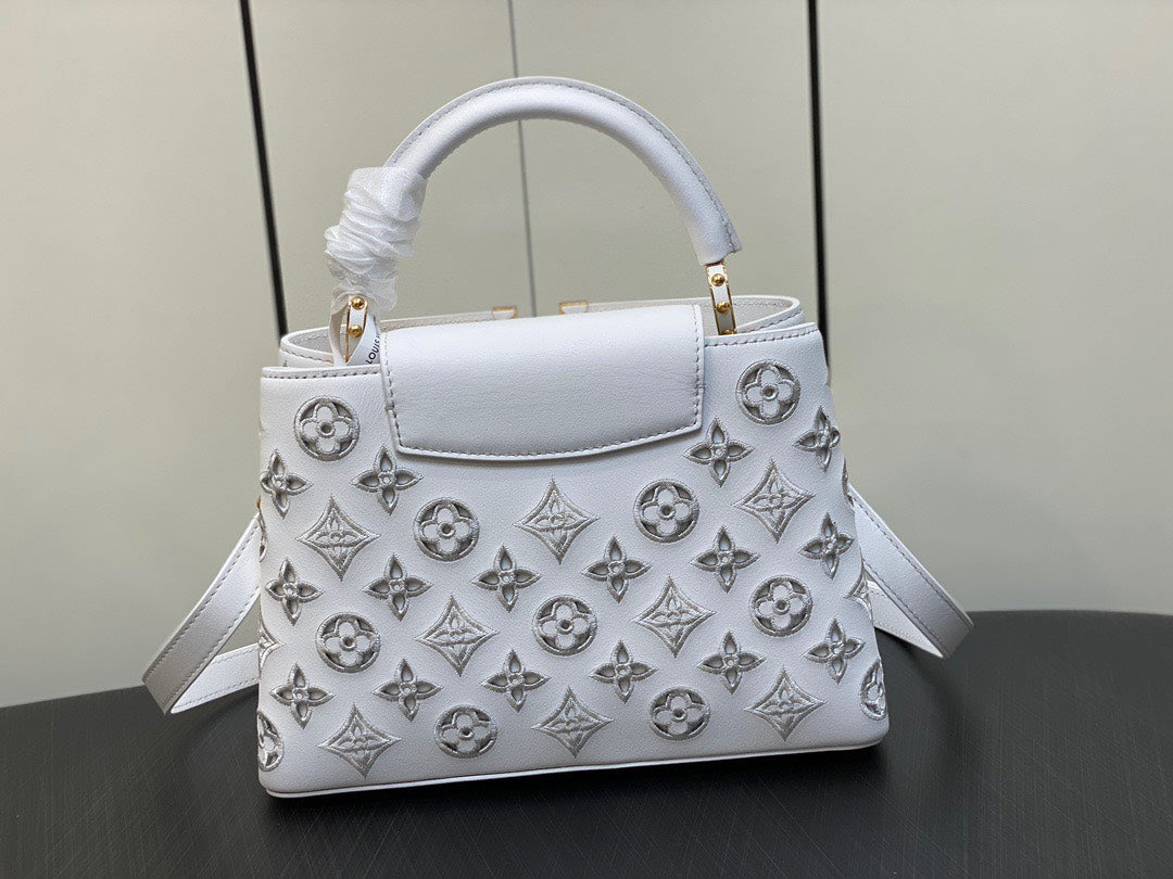 Lou*s Vuitt*n lv capucines bb white handbags 27x18x9cm - image 2