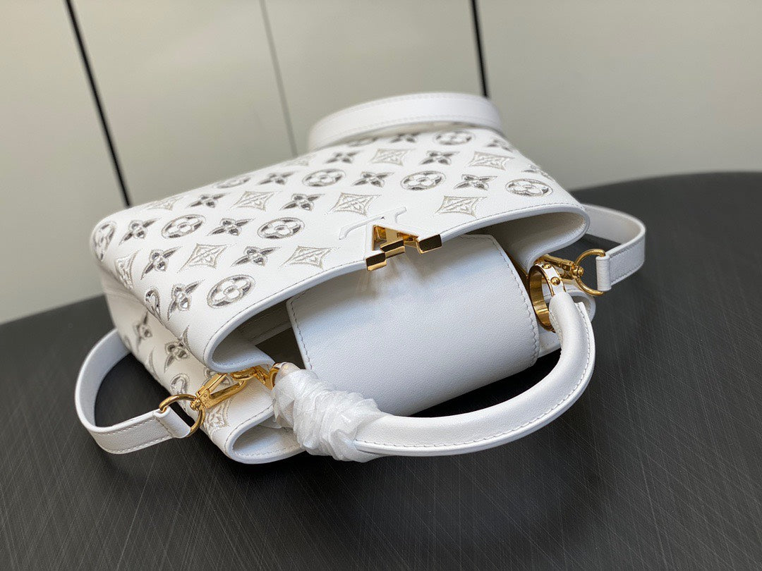 Lou*s Vuitt*n lv capucines bb white handbags 27x18x9cm - image 4