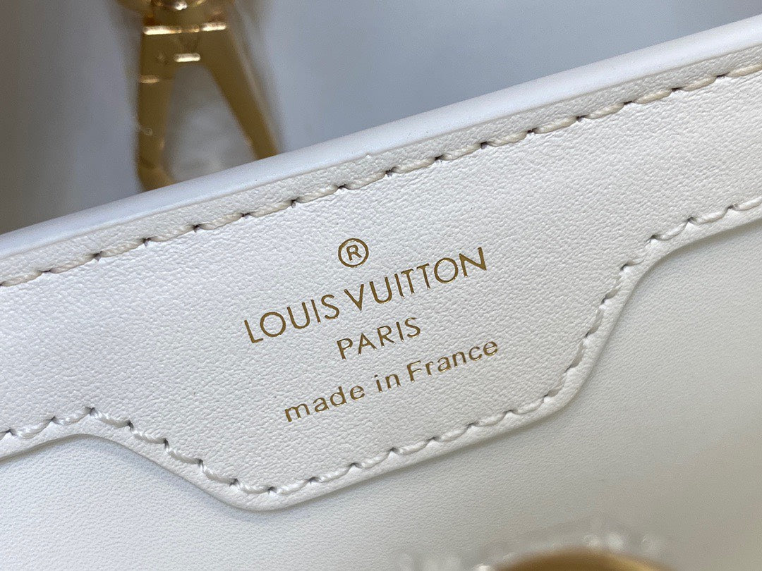 Lou*s Vuitt*n lv capucines bb white handbags 27x18x9cm - image 7