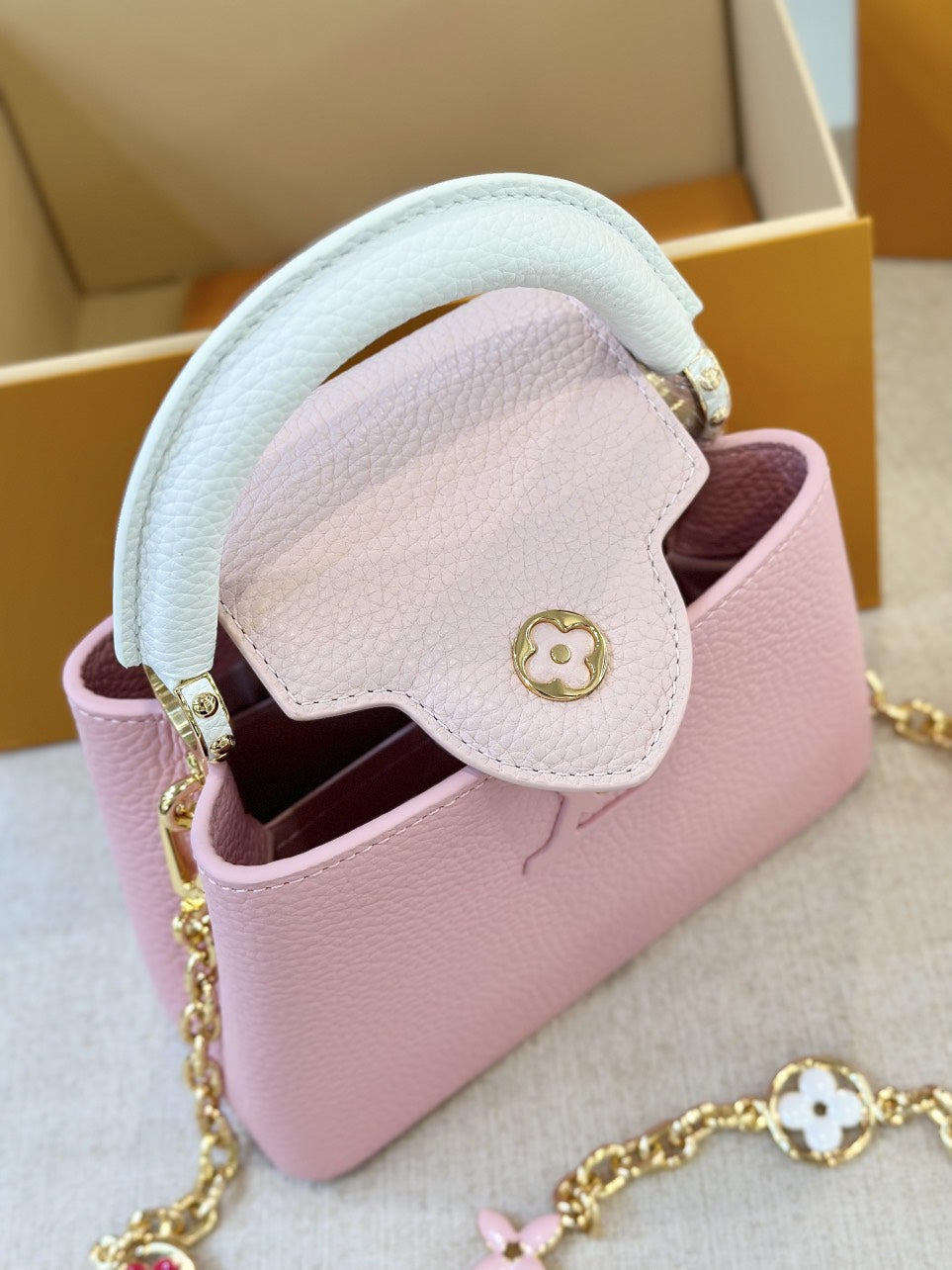 Lou*s Vuitt*n lv capucines like auth handbags pink lock gold 21cm - image 2