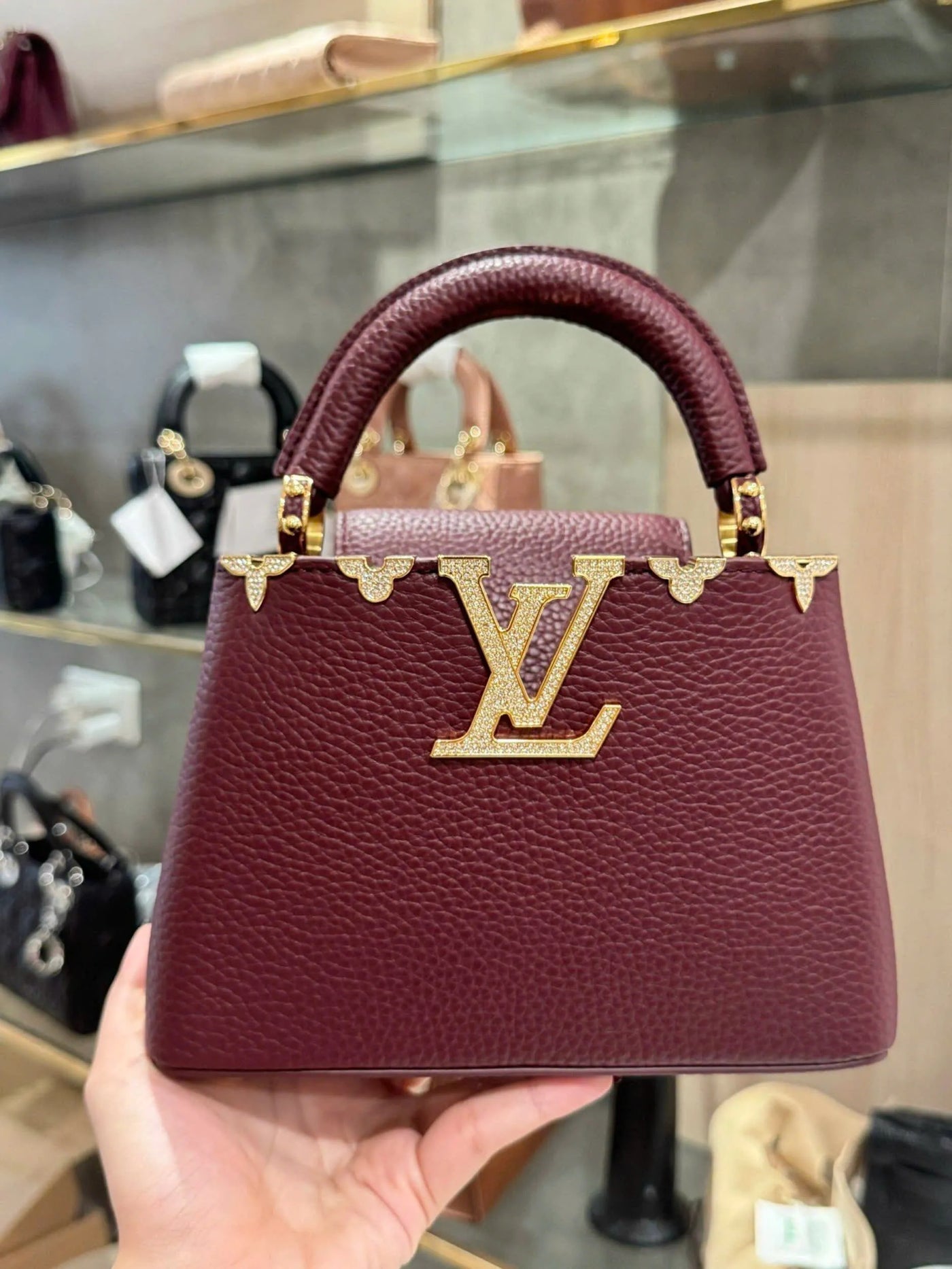 Lou*s Vuitt*n lv capucines handbags stone pattern 21cm - image 2