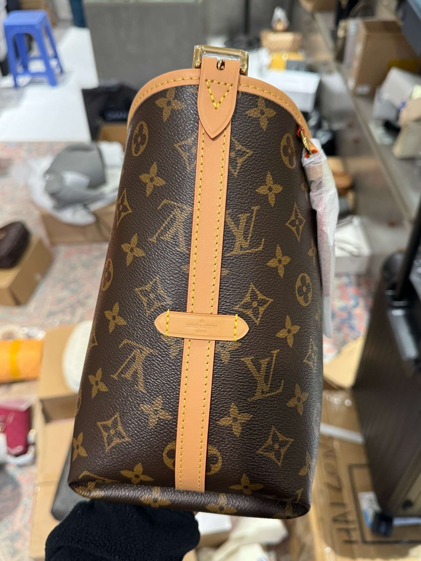 Lou*s Vuitt*n handbags lv carry all mm monogram brown color 39x30x15cm - image 5
